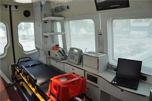 齐齐哈尔救护车内部